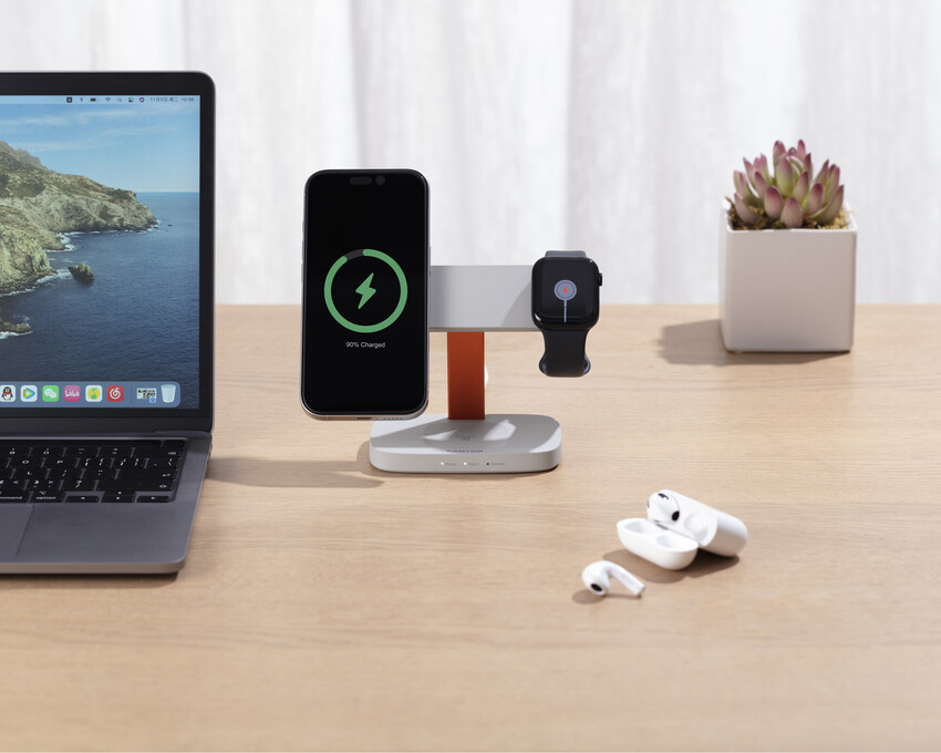 A Charging Station for a Cable-Free Desk