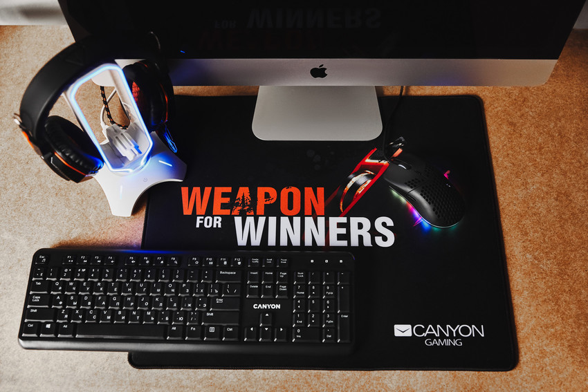 The Rest of the Setup — What Surrounds the PC Matters Too