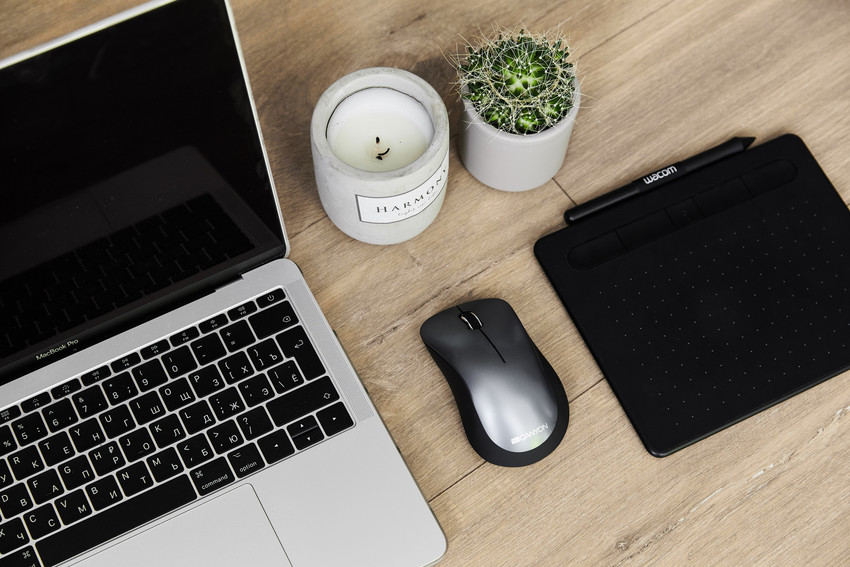 How to connect a wireless mouse to laptop