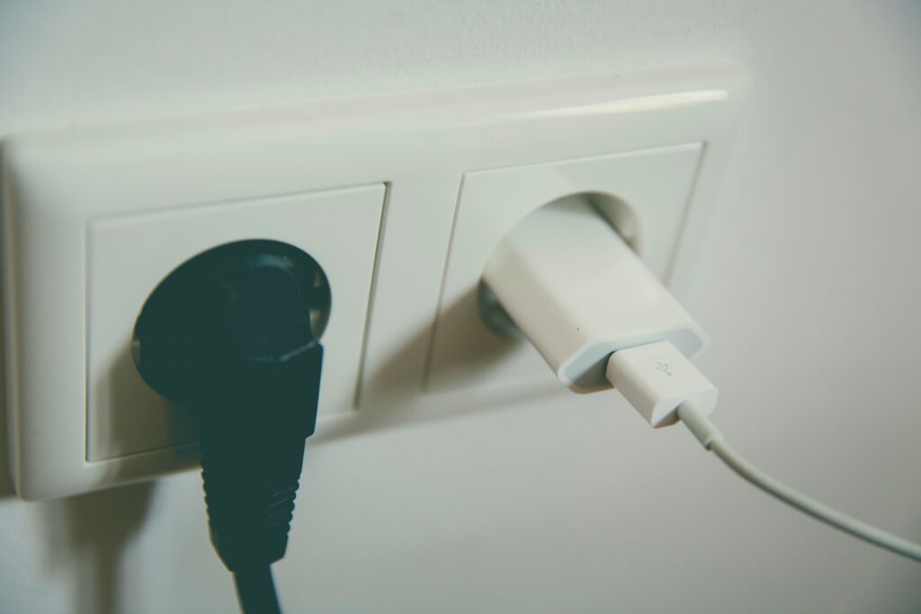 High Power Output — Charging Laptops From 65W to 140W+